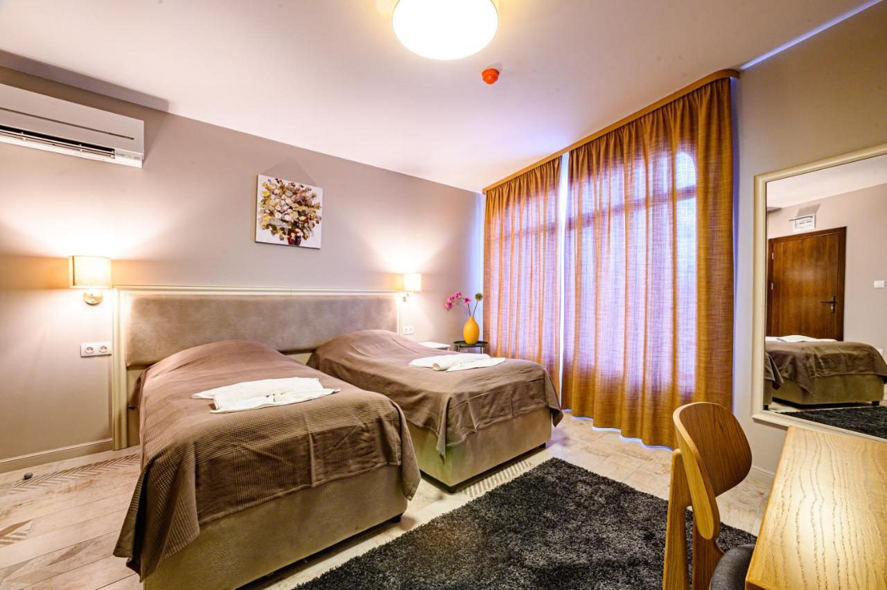 Antique Boutique Hotel Pavel Banya Esterno foto